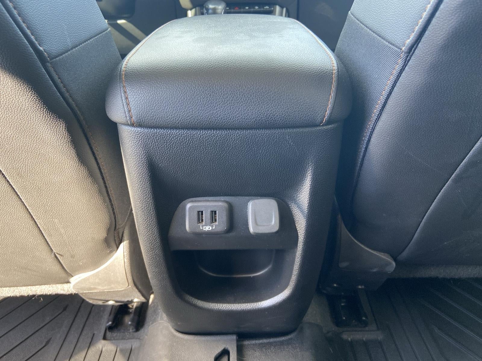 2022 GMC Canyon 4WD AT4 w/Leather