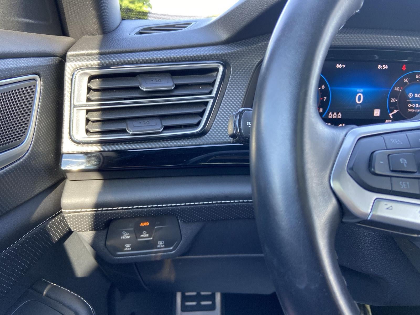 2024 Volkswagen Atlas Cross Sport 2.0T SEL R-Line