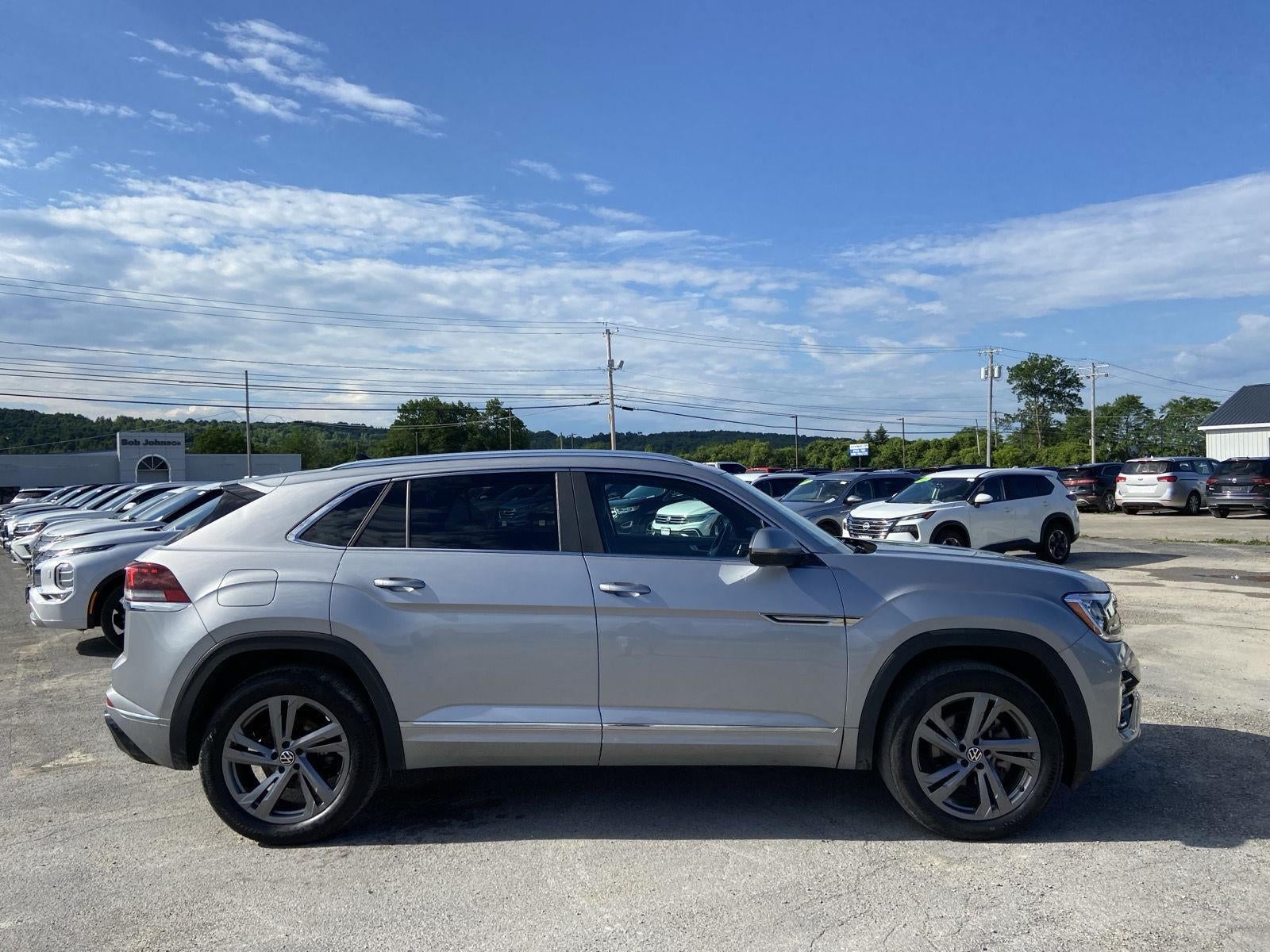 2024 Volkswagen Atlas Cross Sport 2.0T SEL R-Line