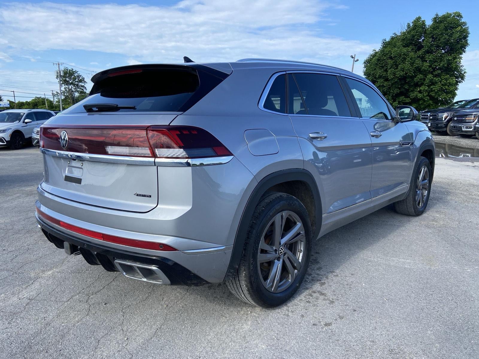 2024 Volkswagen Atlas Cross Sport 2.0T SEL R-Line