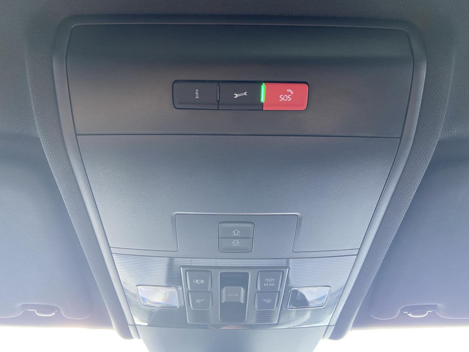 2023 Volkswagen Atlas Cross Sport 3.6L V6 SEL Premium R-Line