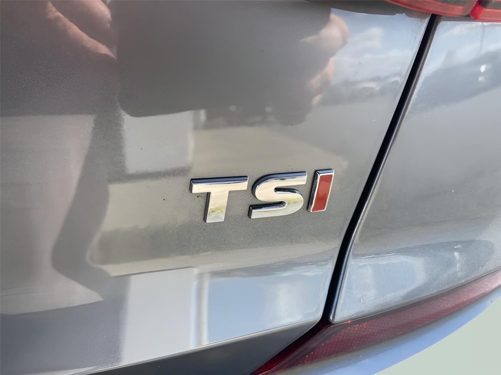 2018 Volkswagen Passat 2.0T SEL Premium