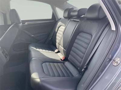 2018 Volkswagen Passat 2.0T SEL Premium