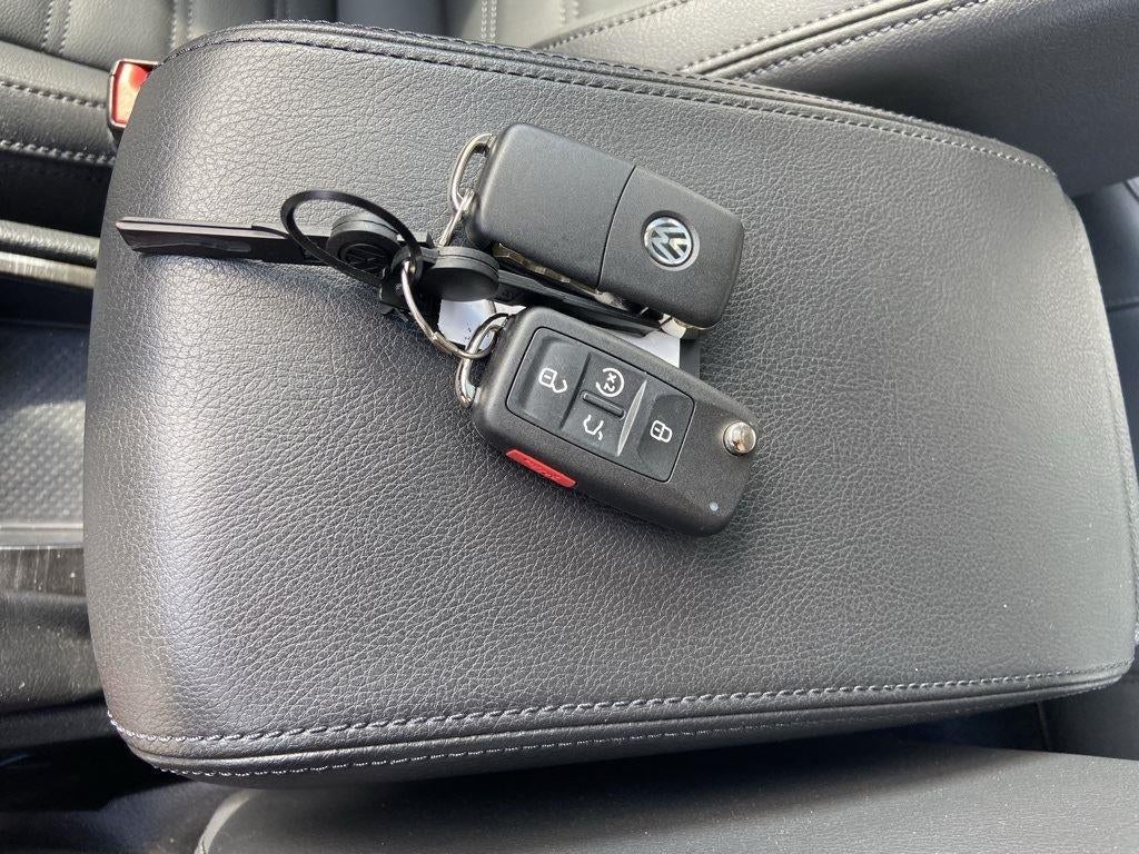 2018 Volkswagen Passat 2.0T SEL Premium