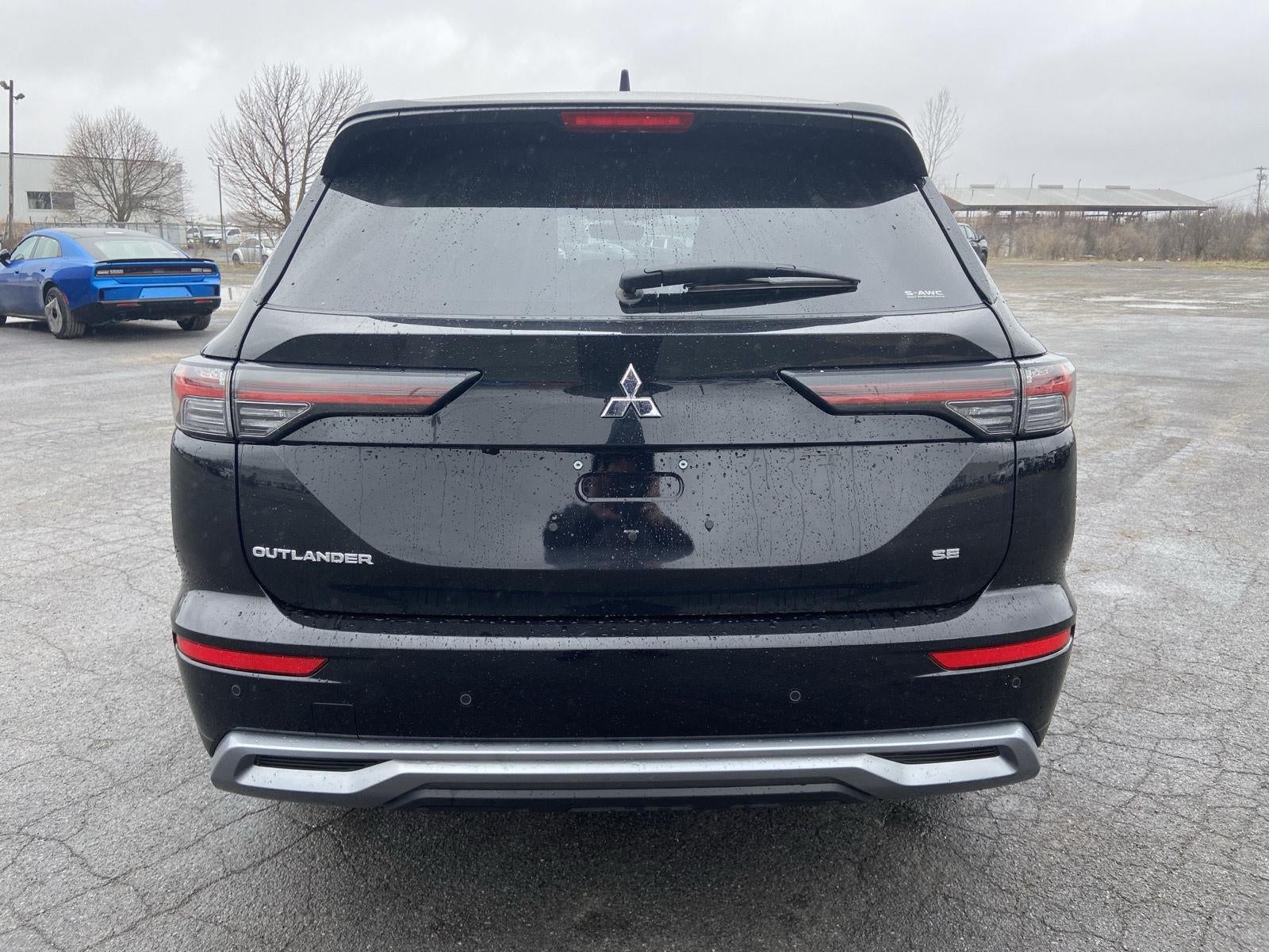 2025 Mitsubishi Outlander SE