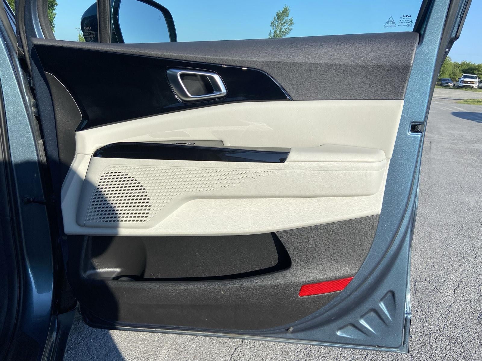 2023 Kia Carnival EX