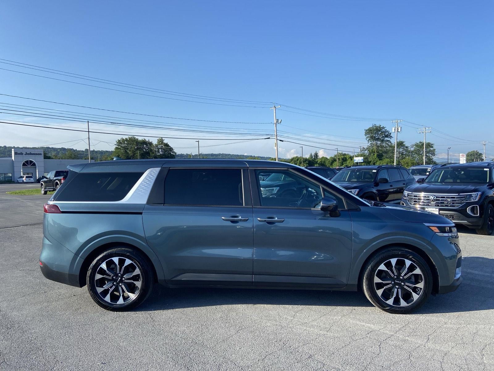 2023 Kia Carnival EX