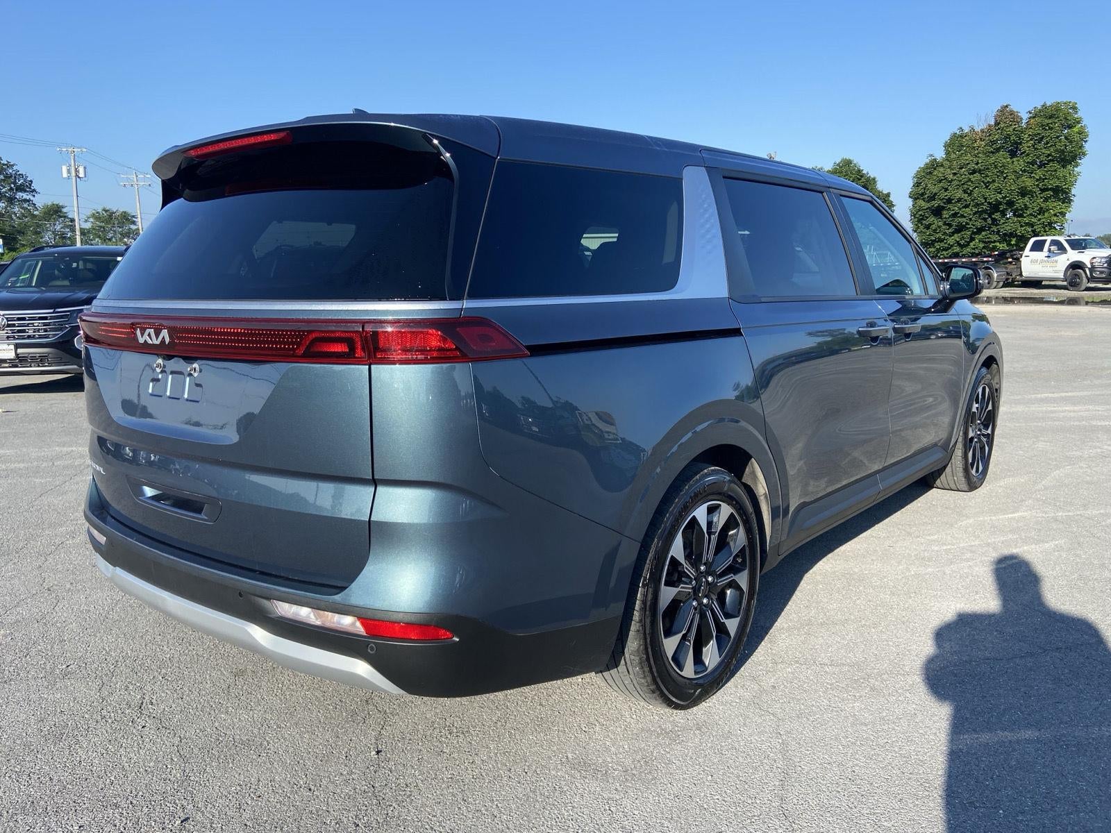 2023 Kia Carnival EX
