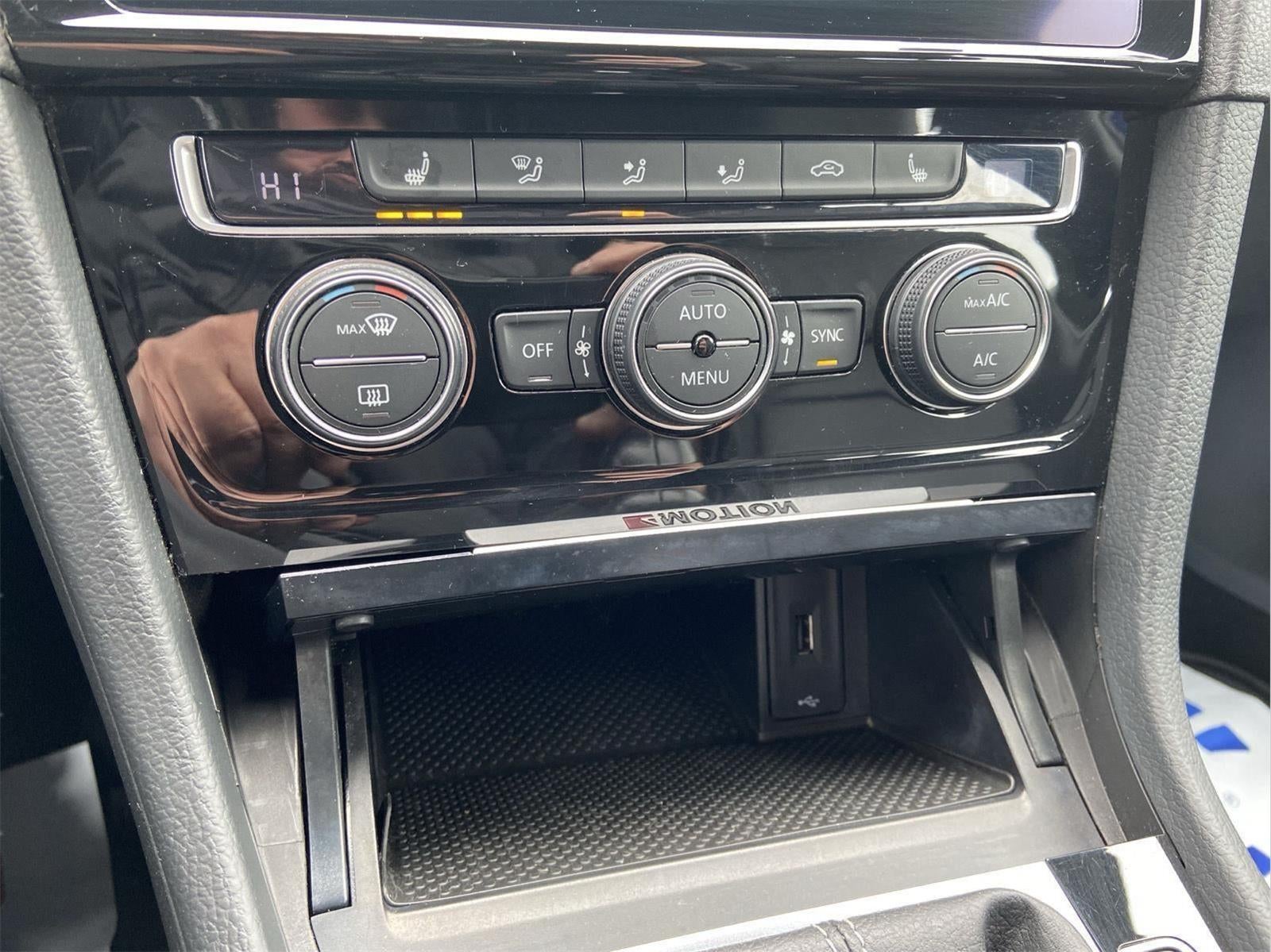 2019 Volkswagen Golf R 2.0T Manual w/DCC/Nav