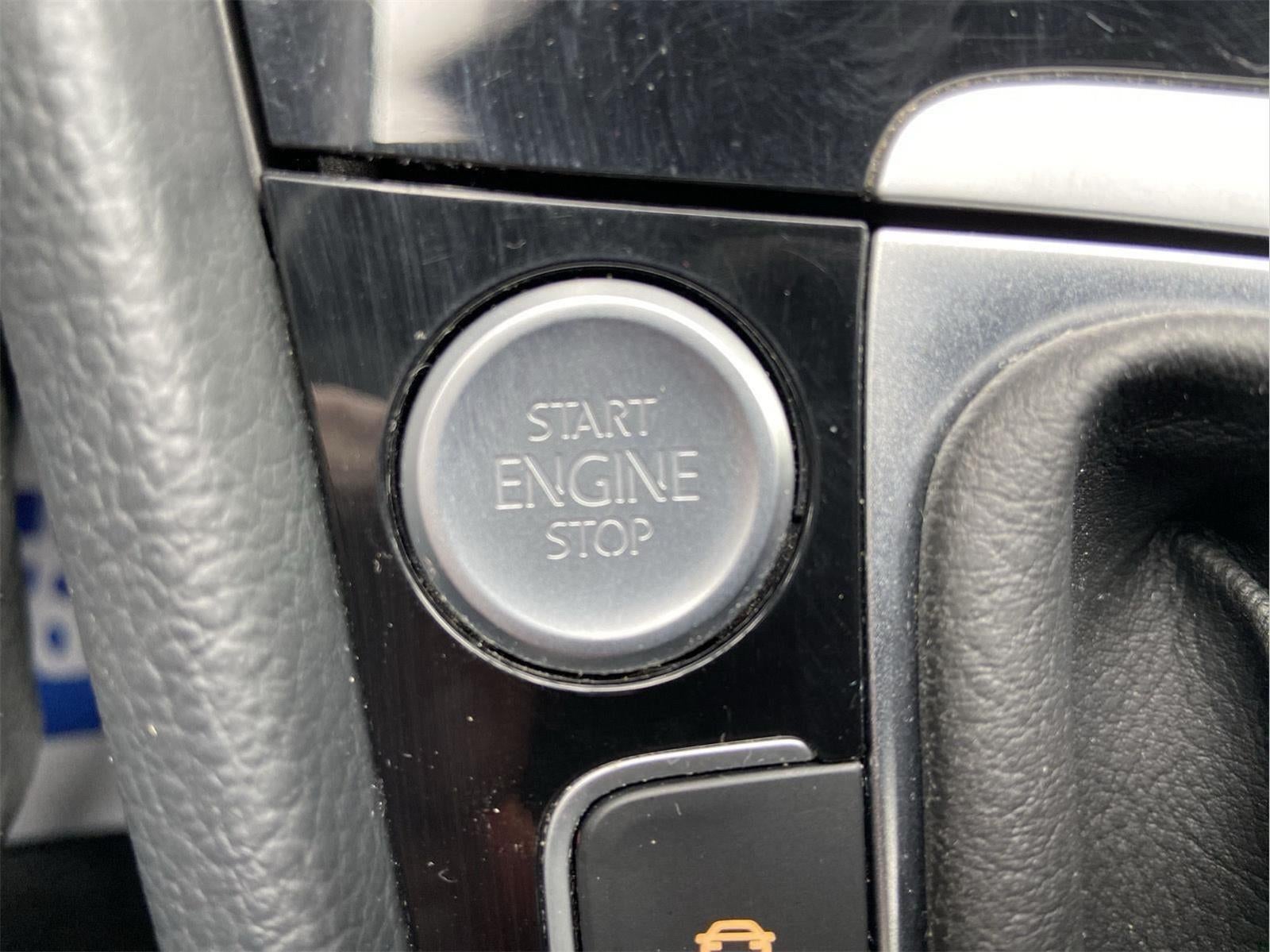 2019 Volkswagen Golf R 2.0T Manual w/DCC/Nav