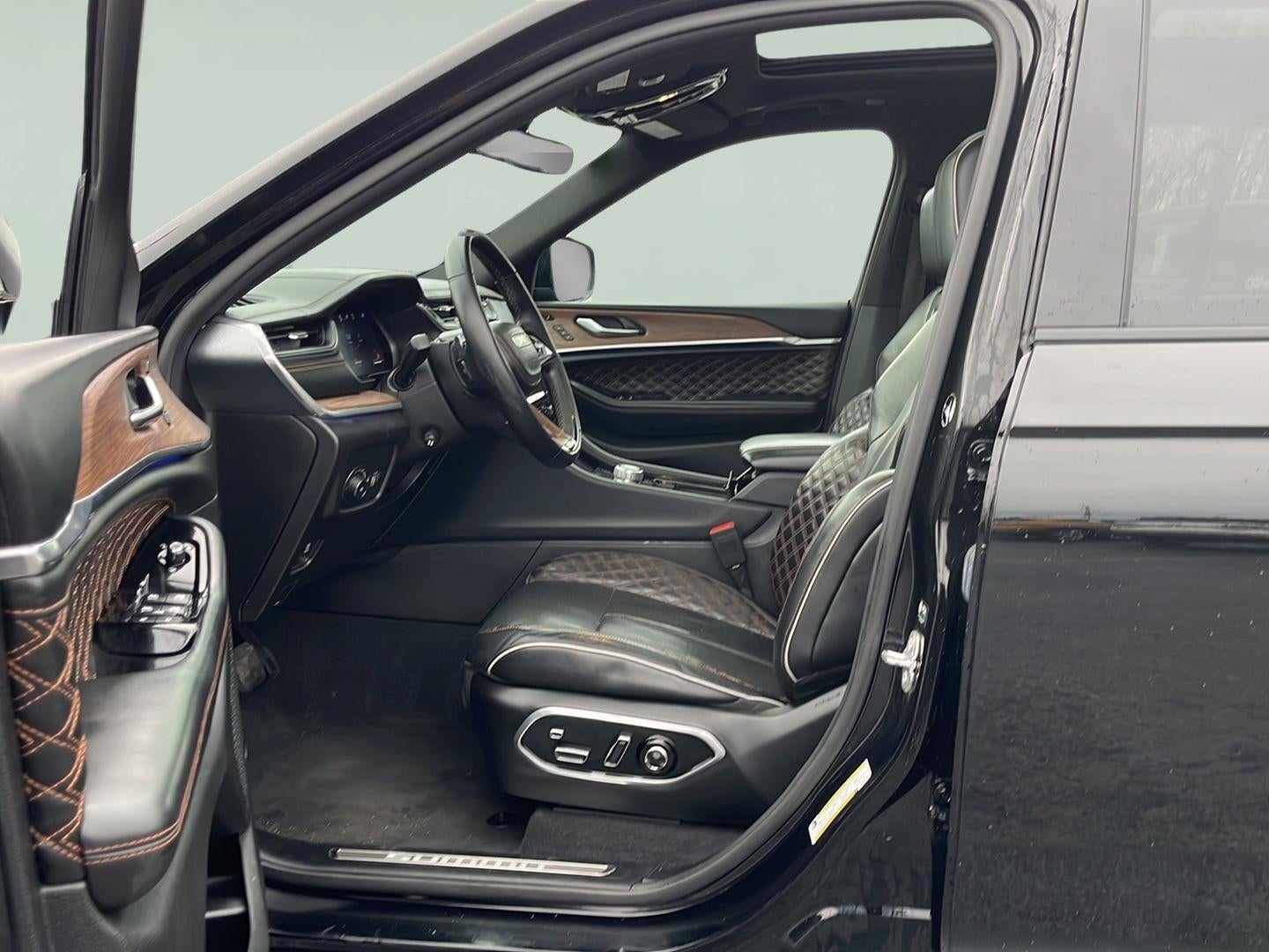 2023 Jeep Grand Cherokee Summit