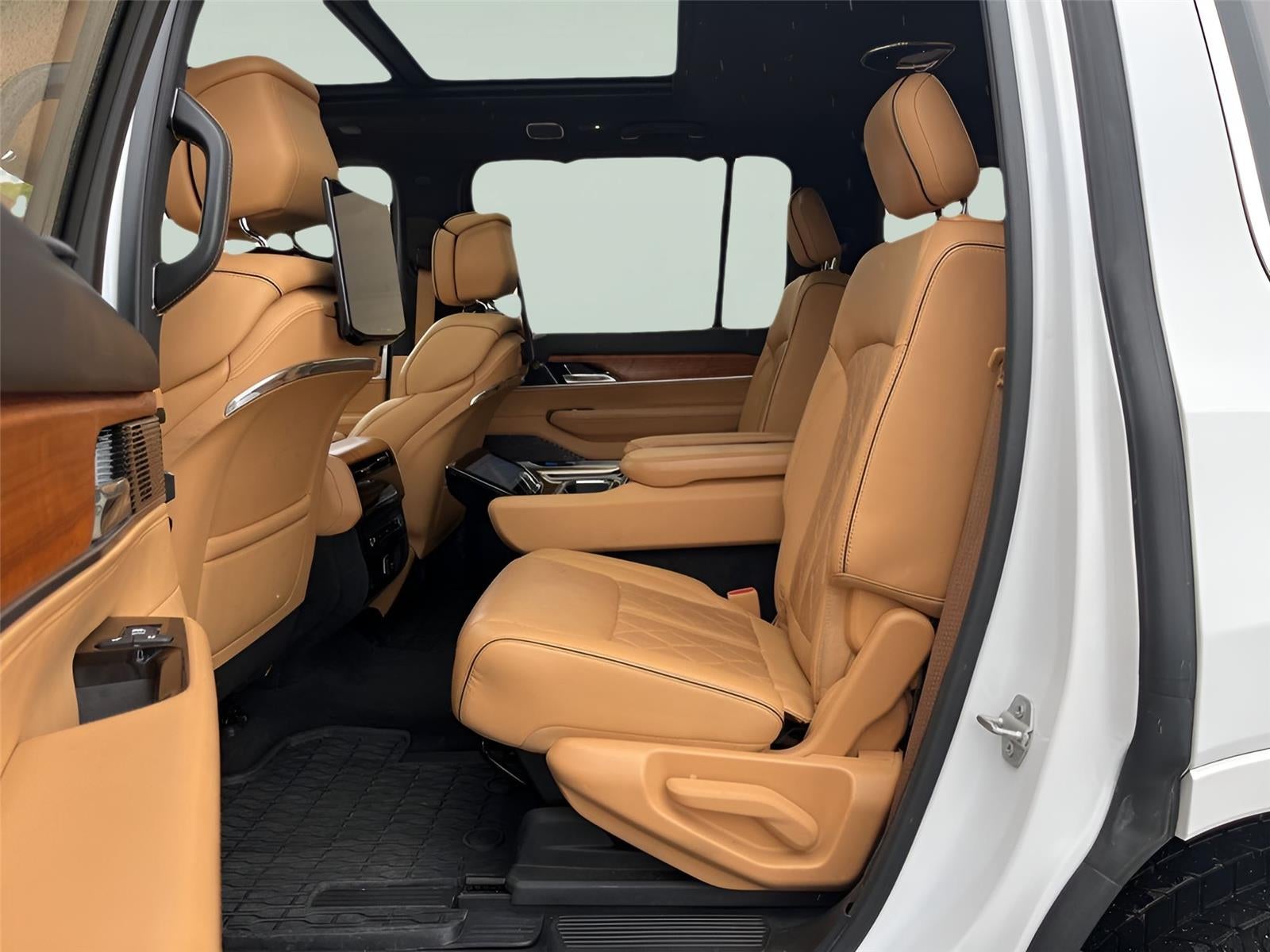 2022 Jeep Grand Wagoneer Series III