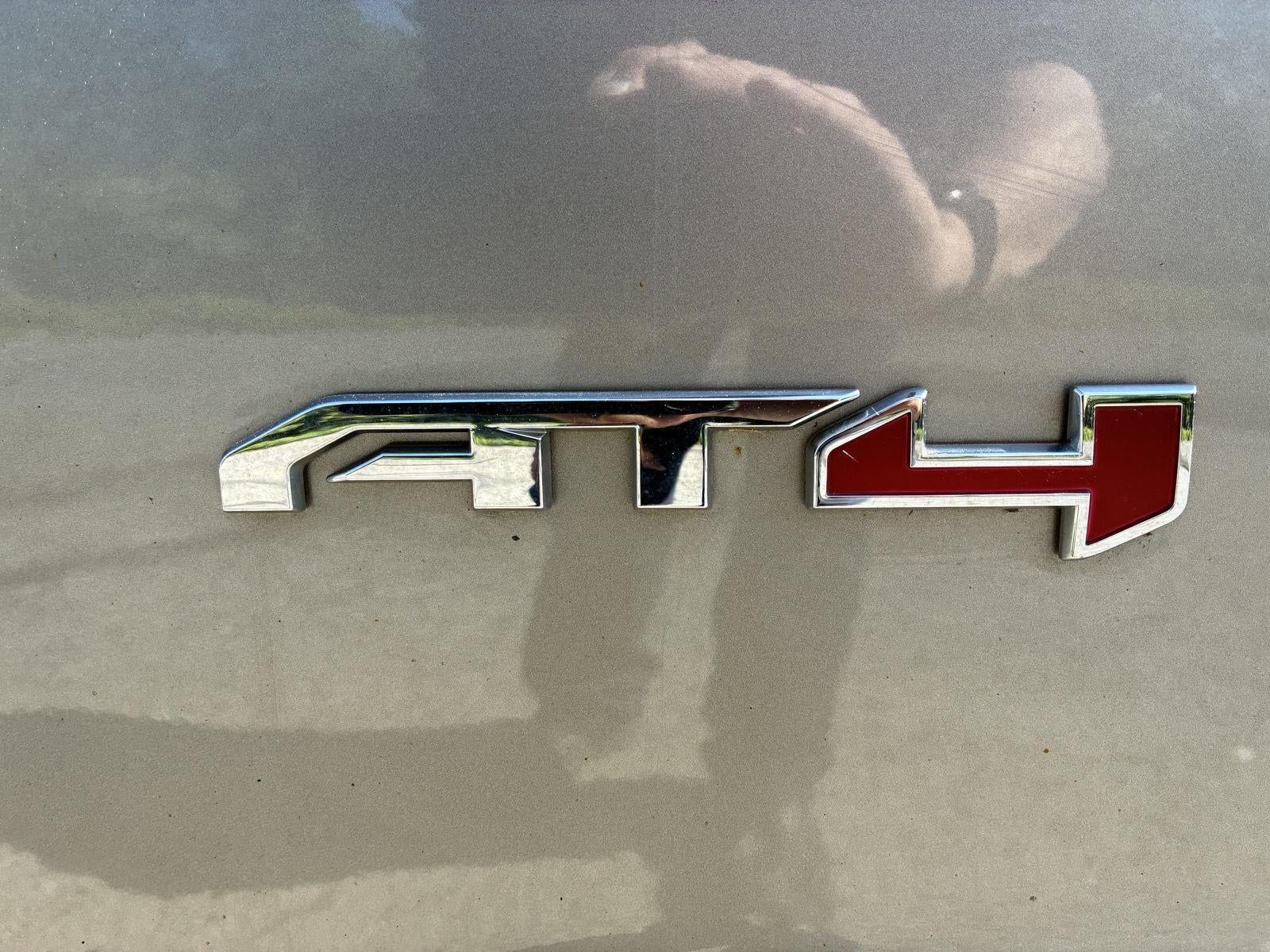 2022 GMC Acadia AT4
