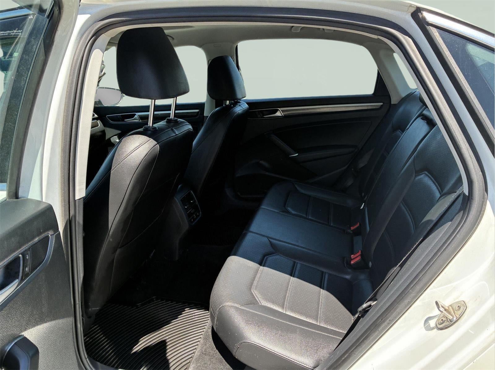 2016 Volkswagen Passat 1.8T SE w/Technology