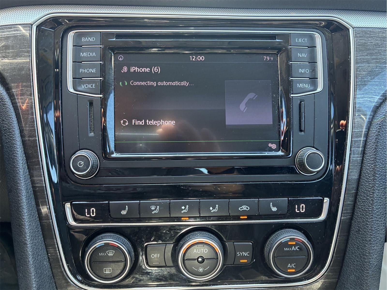 2016 Volkswagen Passat 1.8T SE w/Technology