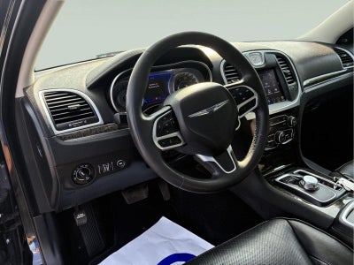 2023 Chrysler 300 Touring L