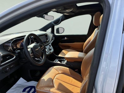2023 Chrysler Pacifica Hybrid Pinnacle