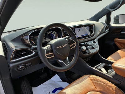 2023 Chrysler Pacifica Hybrid Pinnacle