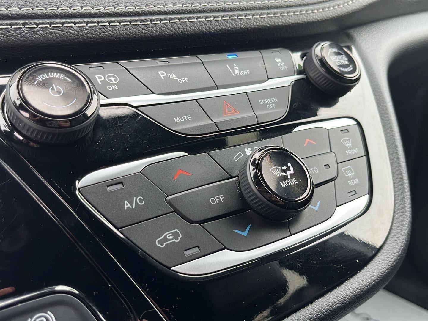 2024 Chrysler Pacifica Hybrid S Appearance Pkg