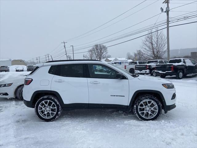2023 Jeep Compass Latitude Lux