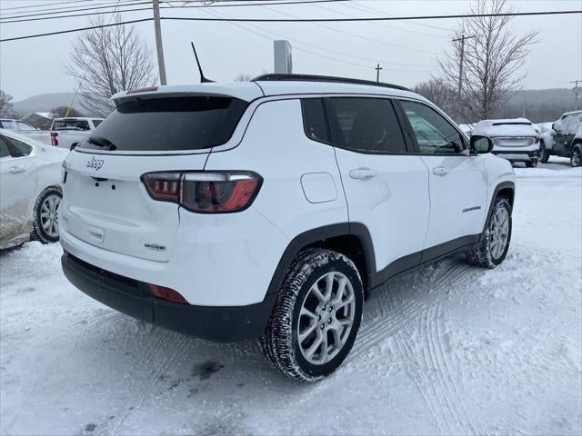 2023 Jeep Compass Latitude Lux