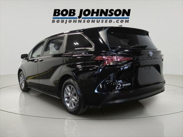 2021 Toyota Sienna XLE