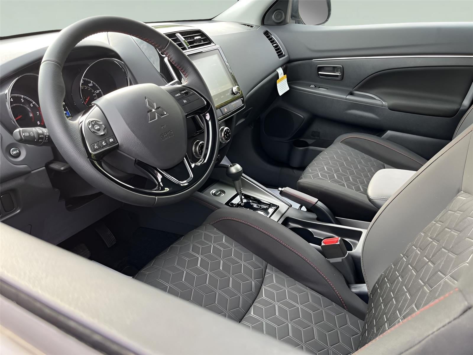 2025 Mitsubishi Outlander Sport LE