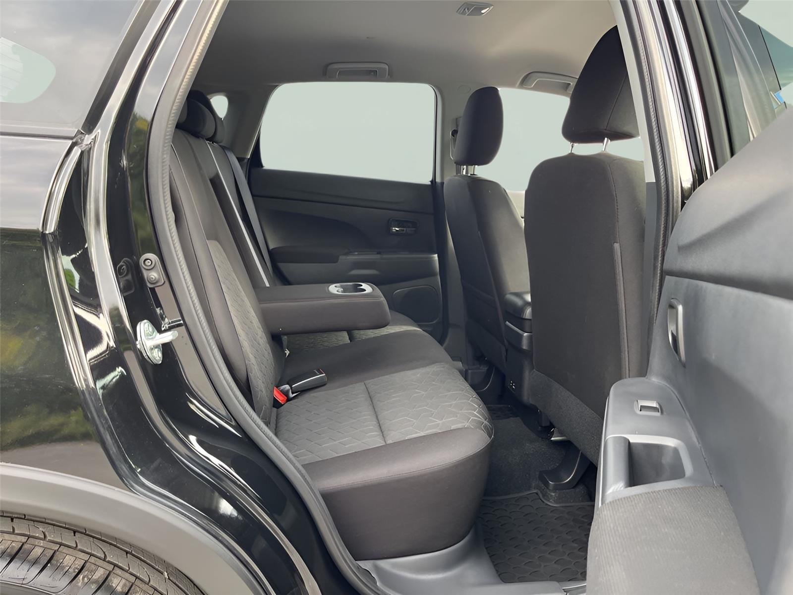 2025 Mitsubishi Outlander Sport LE