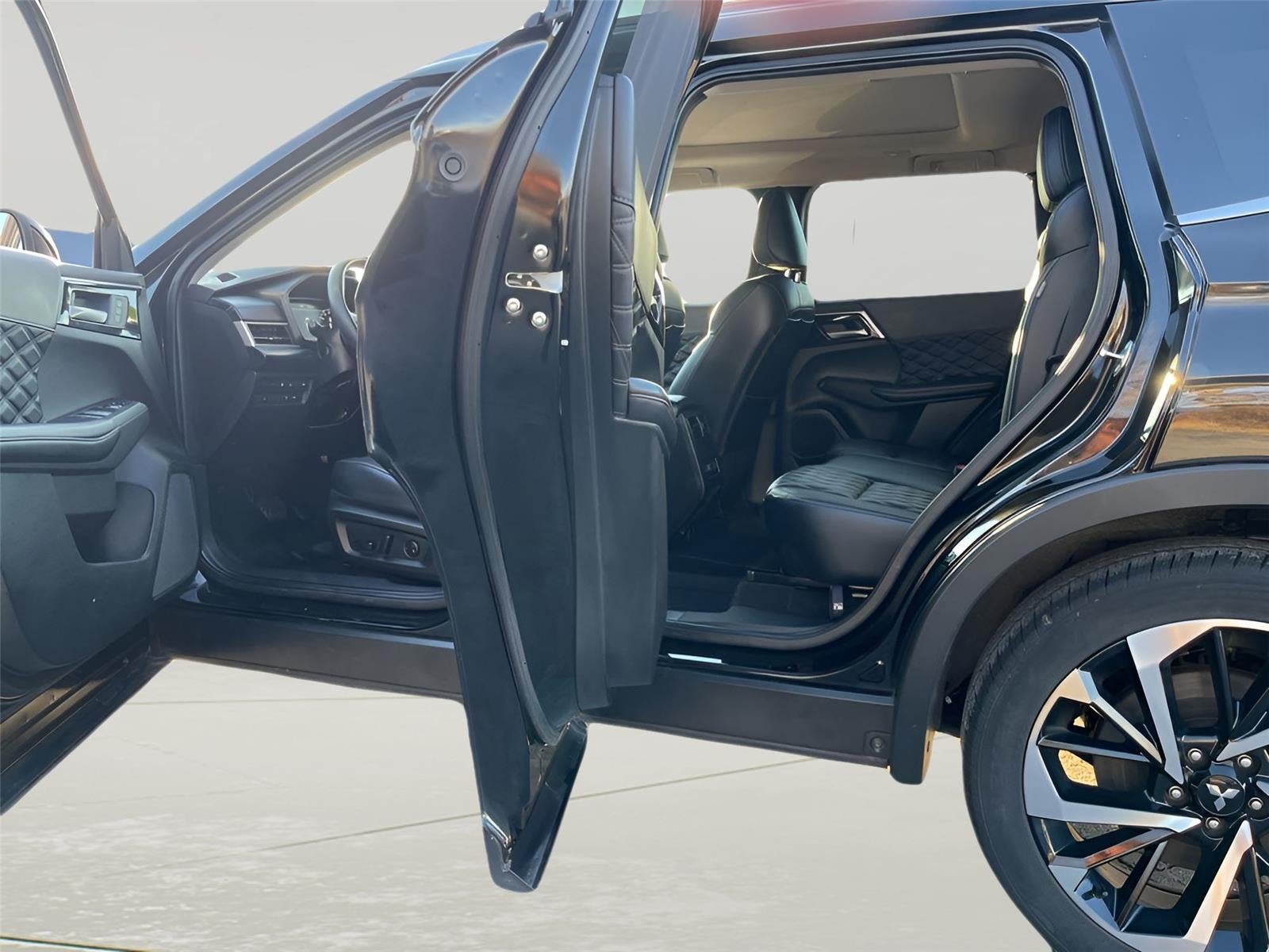 2023 Mitsubishi Outlander PHEV SEL