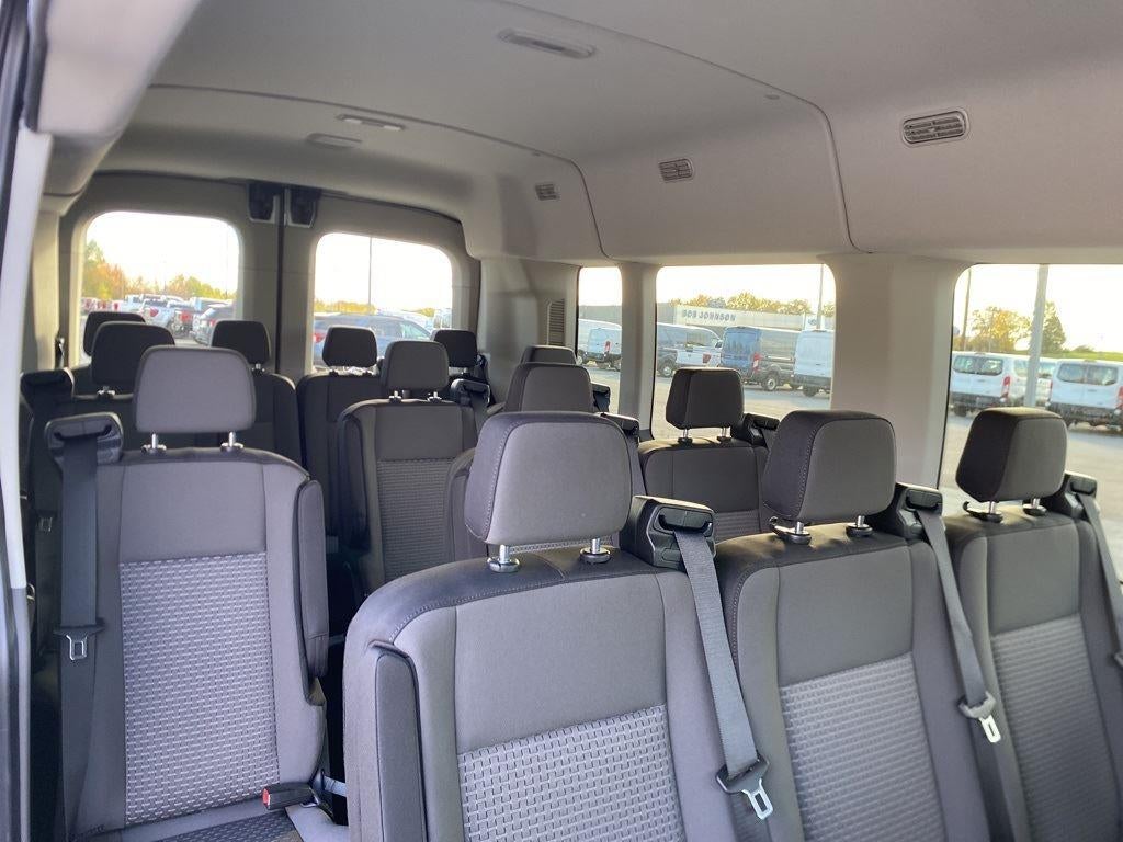 2025 Ford Transit Passenger Wagon XLT