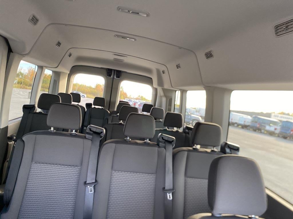 2025 Ford Transit Passenger Wagon XLT