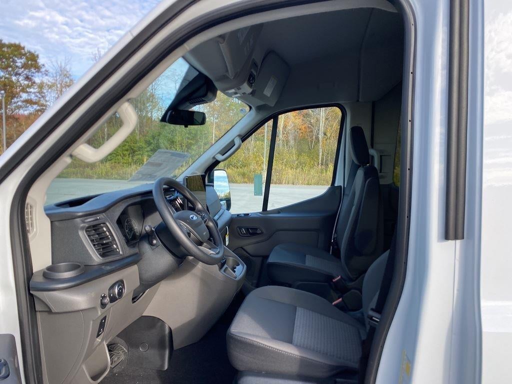 2025 Ford Transit Passenger Wagon XLT