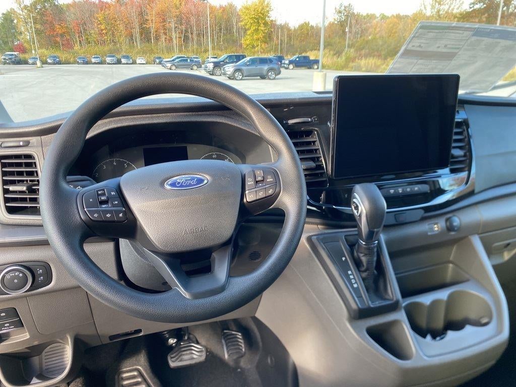 2025 Ford Transit Passenger Wagon XLT