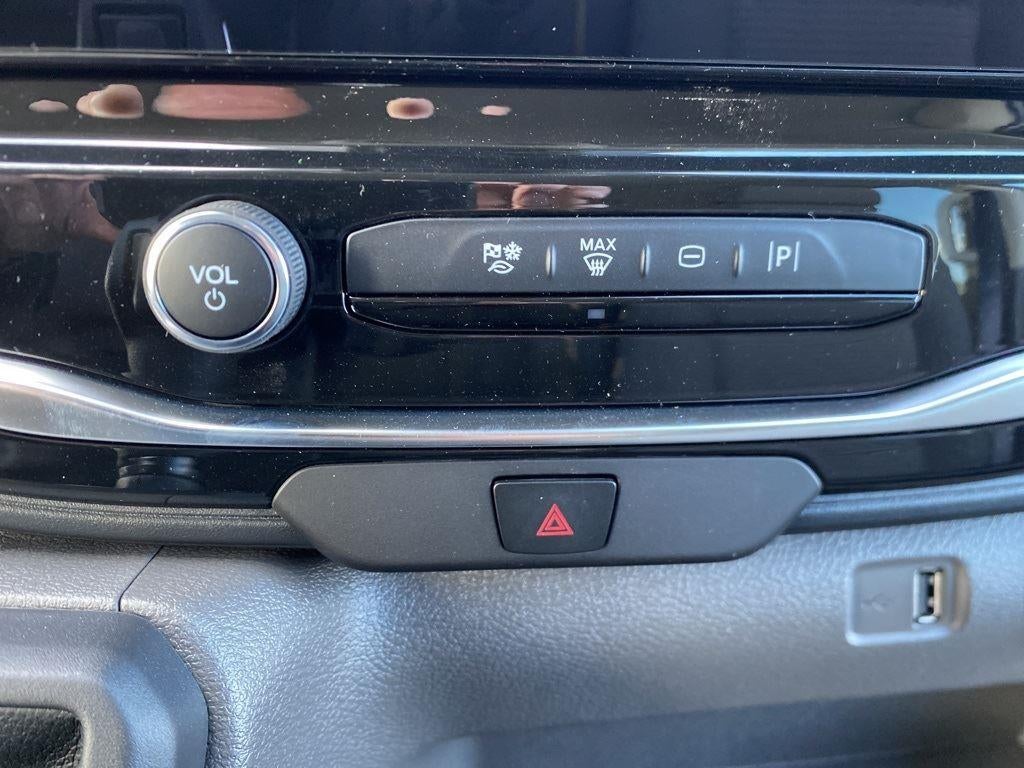 2025 Ford Transit Passenger Wagon XLT