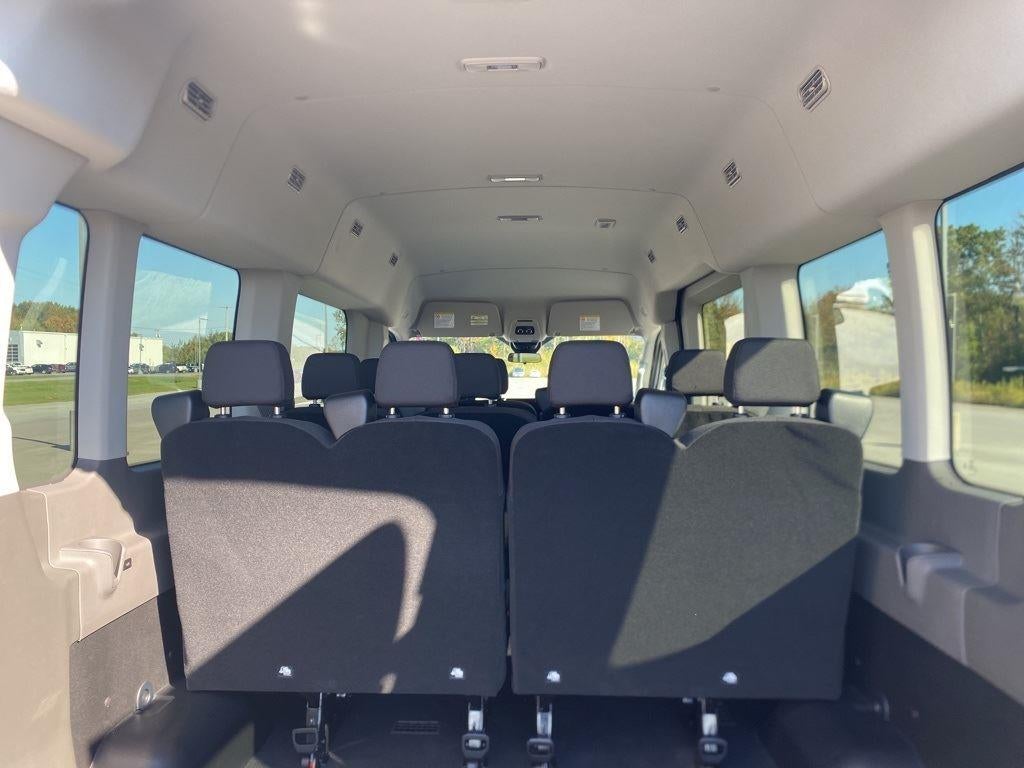 2025 Ford Transit Passenger Wagon XLT