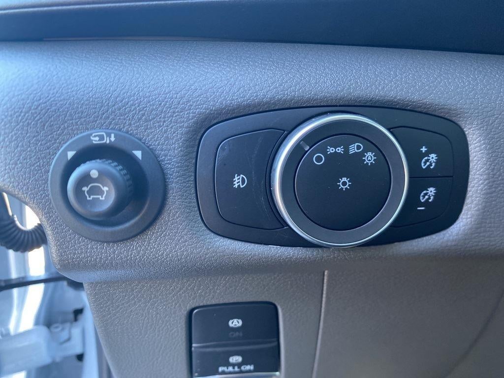 2025 Ford Transit Passenger Wagon XLT