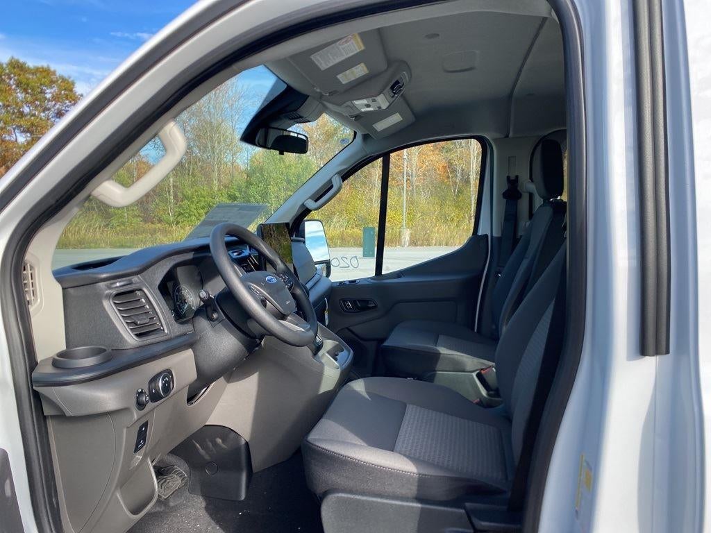 2025 Ford Transit Passenger Wagon XLT