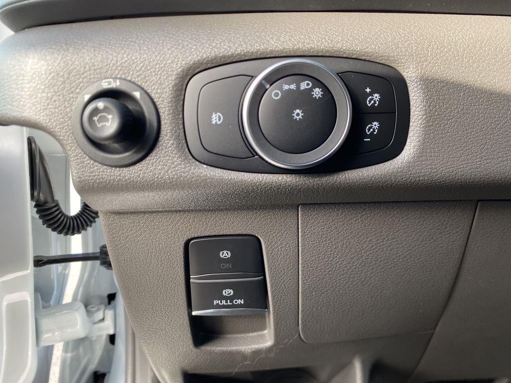 2025 Ford Transit Passenger Wagon XLT