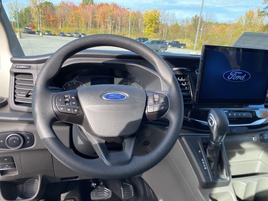 2025 Ford Transit Passenger Wagon XLT