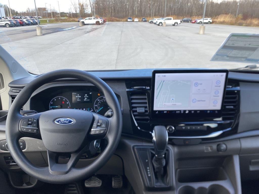 2025 Ford Transit Passenger Wagon XLT