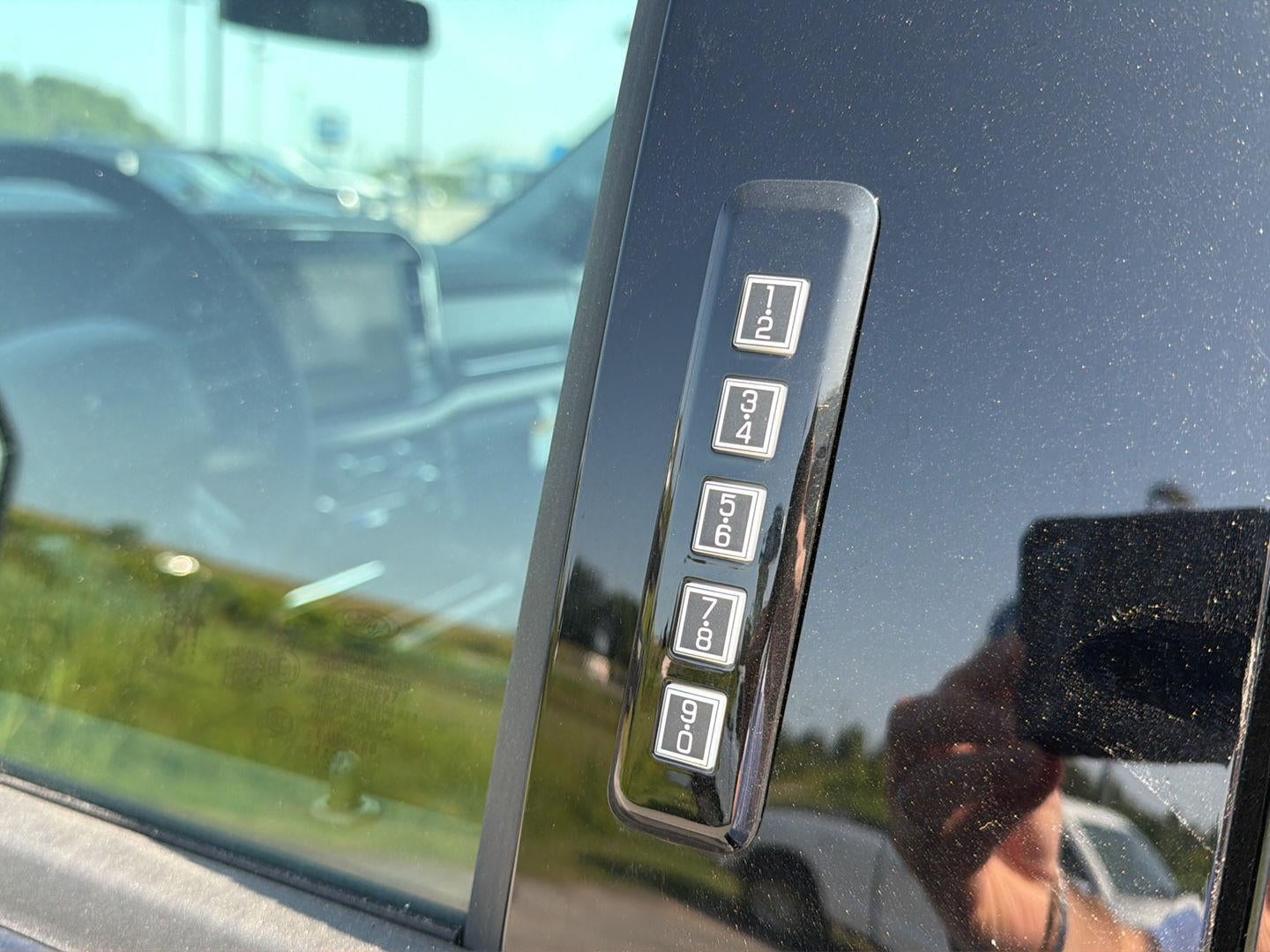 2026 Ford Super Duty F-450 DRW LARIAT