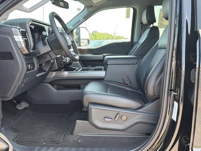 2026 Ford Super Duty F-450 DRW LARIAT