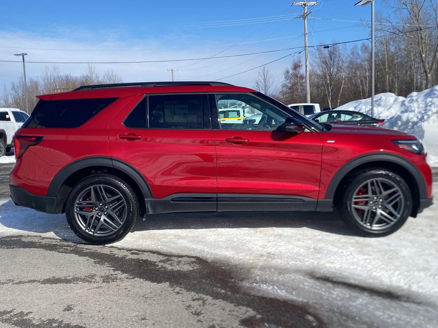 2025 Ford Explorer ST-Line