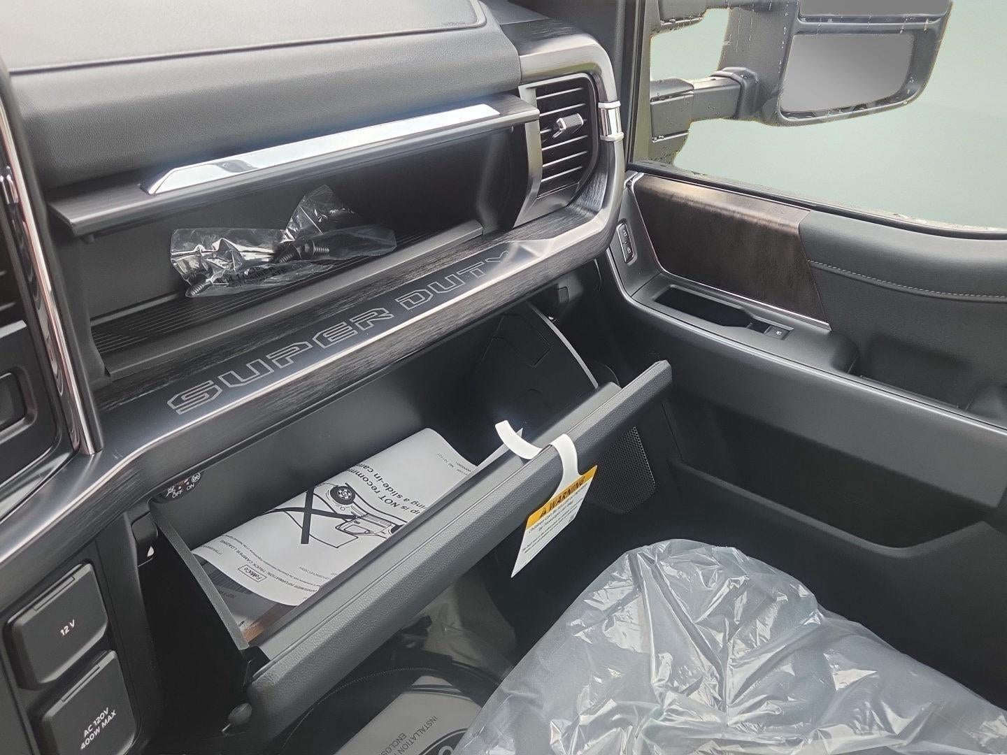 2027 Ford Super Duty F-350 Lariat