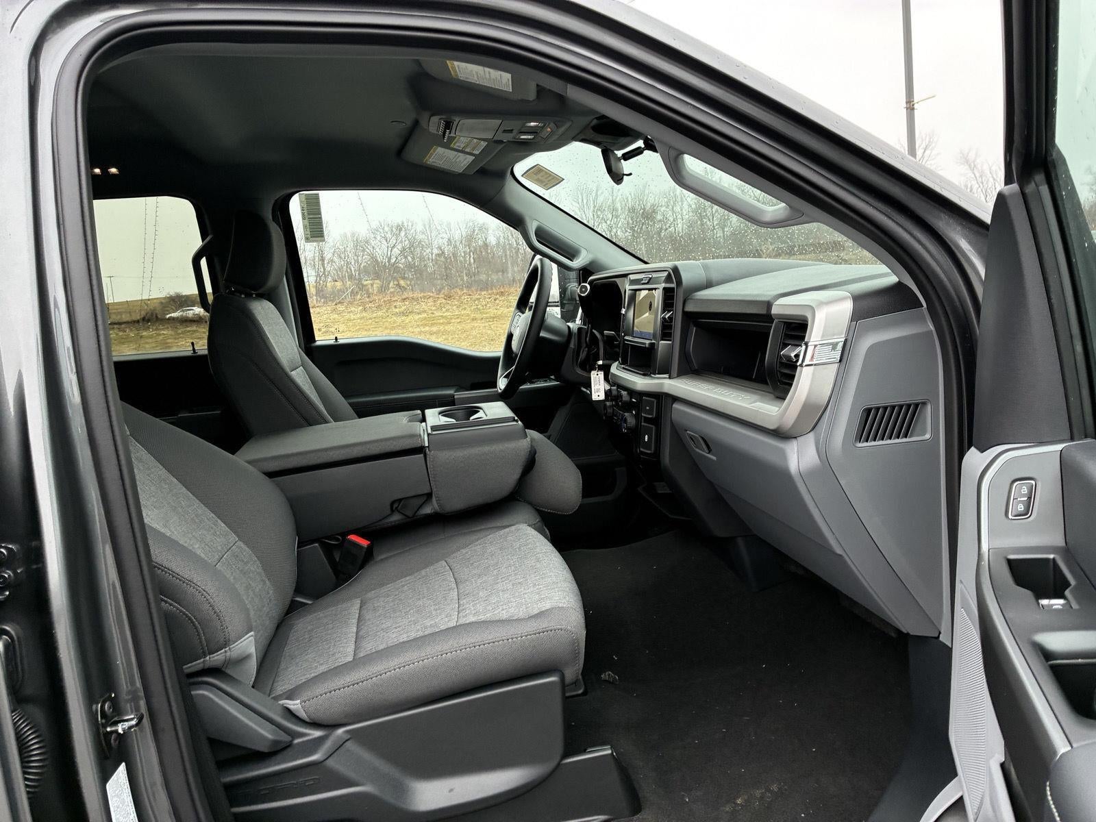 2026 Ford Super Duty F-350 SRW STX