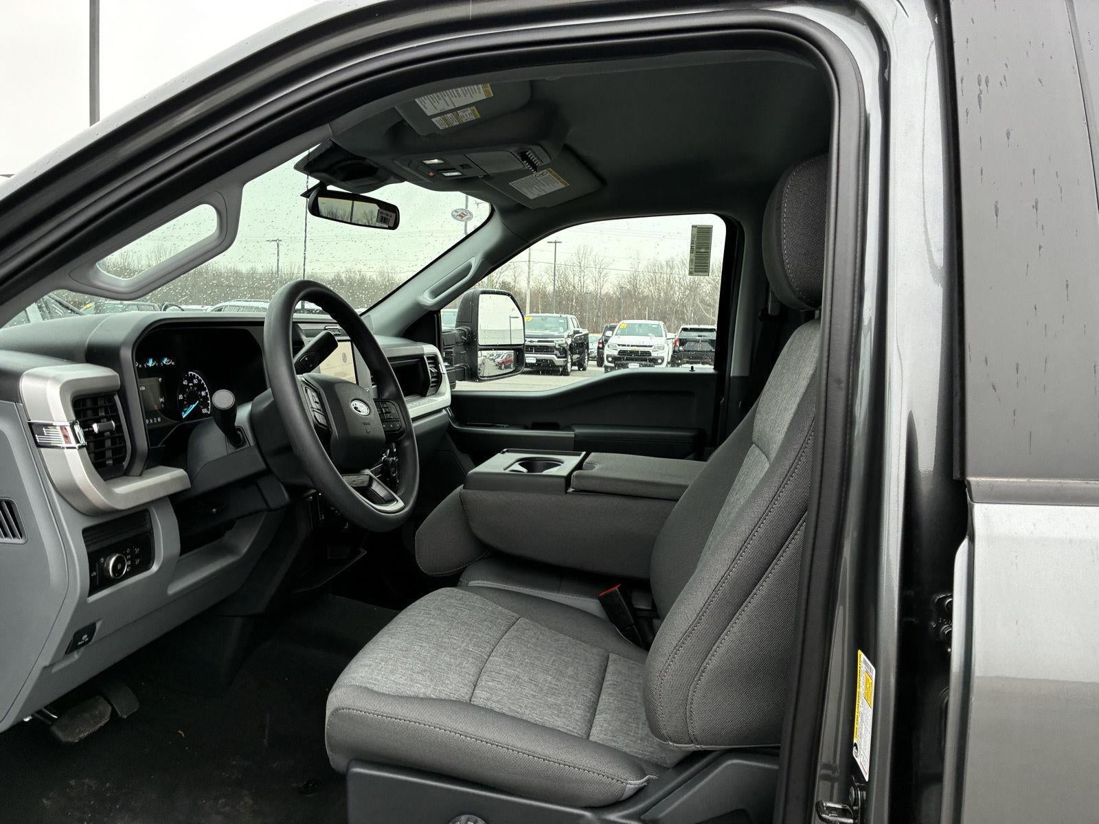 2026 Ford Super Duty F-350 SRW STX