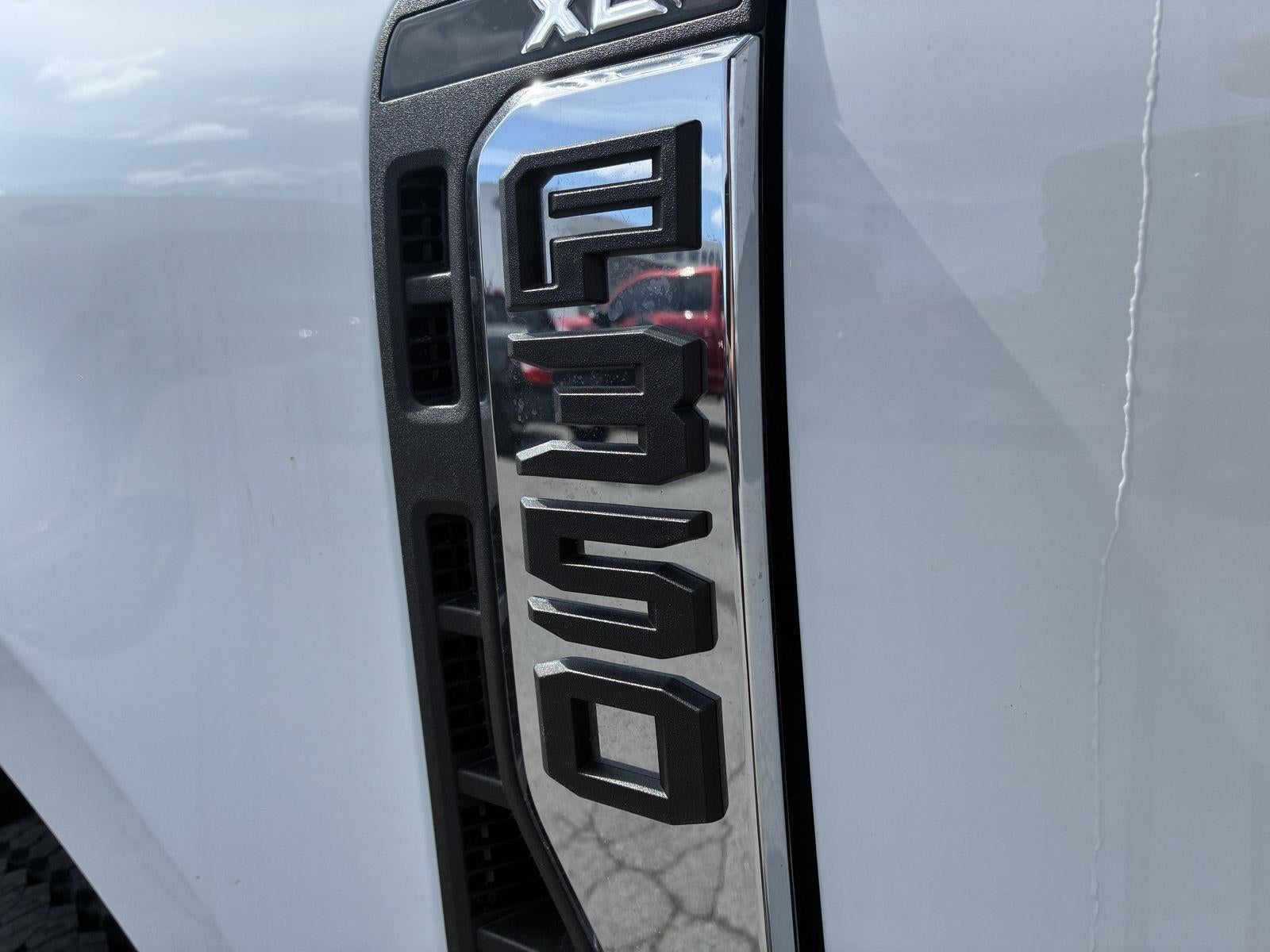 2026 Ford Super Duty F-350 XLT