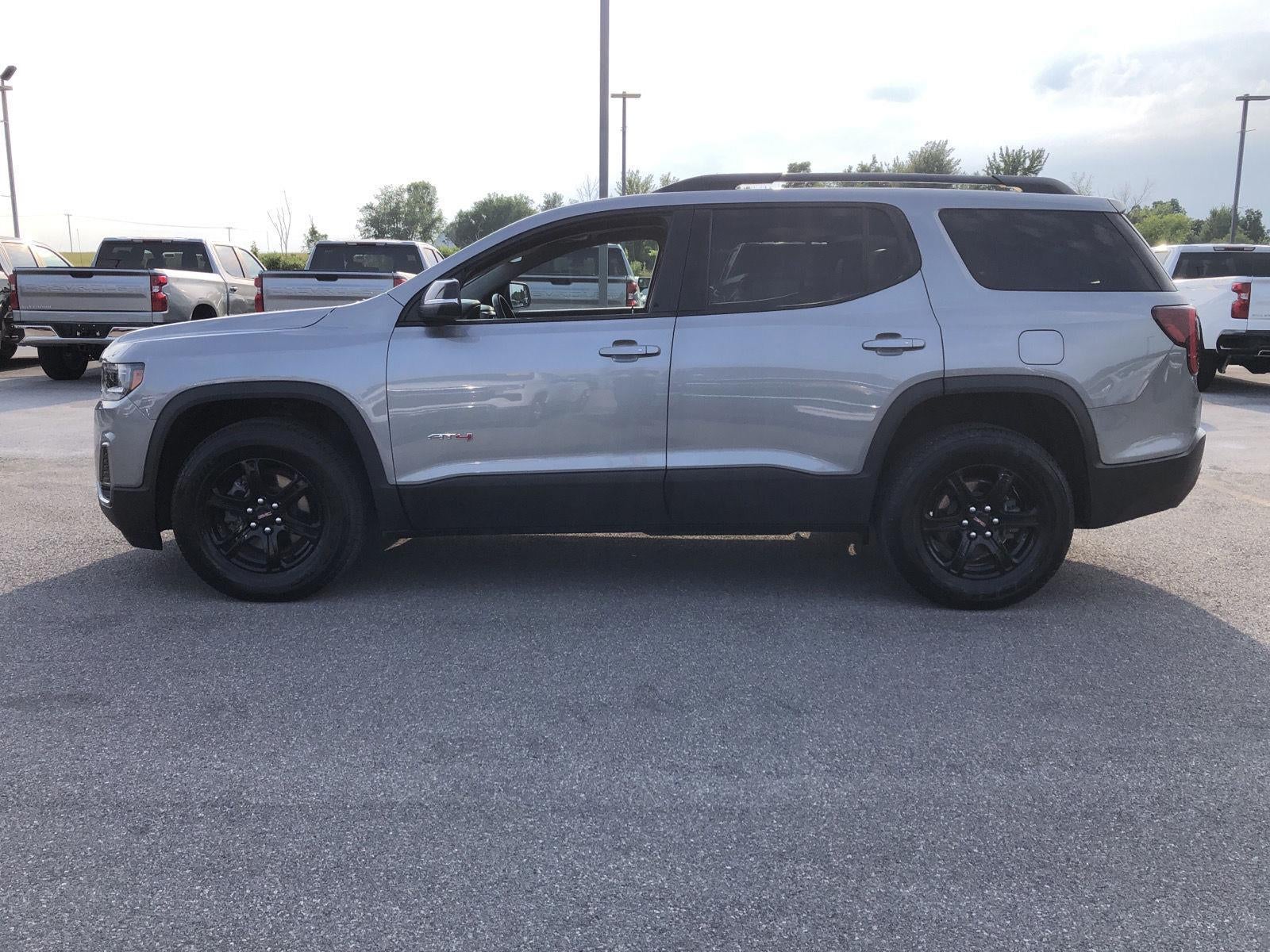 2023 GMC Acadia AT4