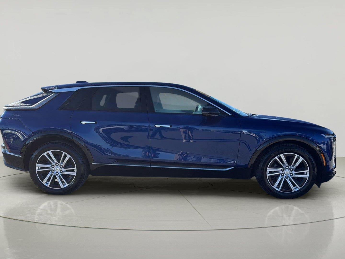 2024 Cadillac Lyriq Tech
