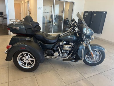 2020 HARLEY DAVIDSON tri glide Base